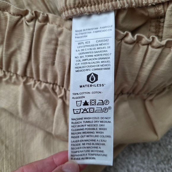 Women's Signature by Levi Strauss Shorts Size M Tan - Picture 5 of 6